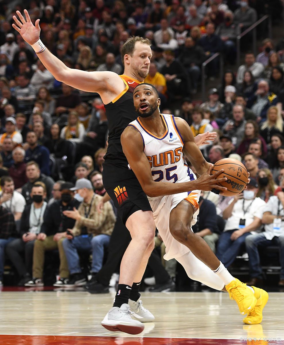 西安球队在比赛中击败对手，实现胜利